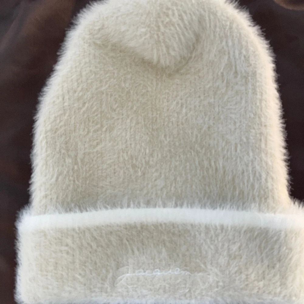 Jacquemus Le Bonnet Neve Beanie Women's Snow Off White